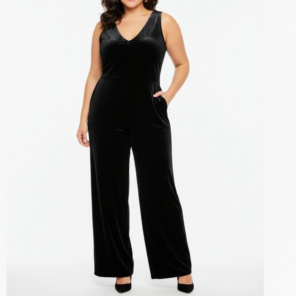 SIMPLY VERA WANG Jumpsuit Black Velvet Sleeveless V Neck Women Sz XLarge US NWT